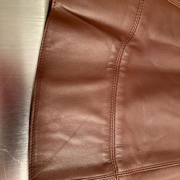 NWT- Michael  Kors brown leather mini skirt. Size 10 - Picture 10 of 16